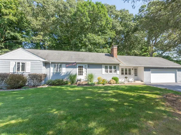 53 Lakeview Drive, Preston, CT 06365