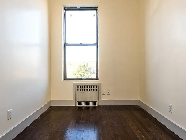 24 Wilson Ave #2L — Photo 10