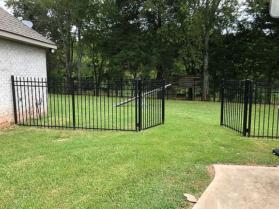 3rd image of 113 Saint Abigail Ln