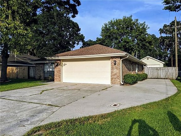 3rd image of 321 Lakewood Dr