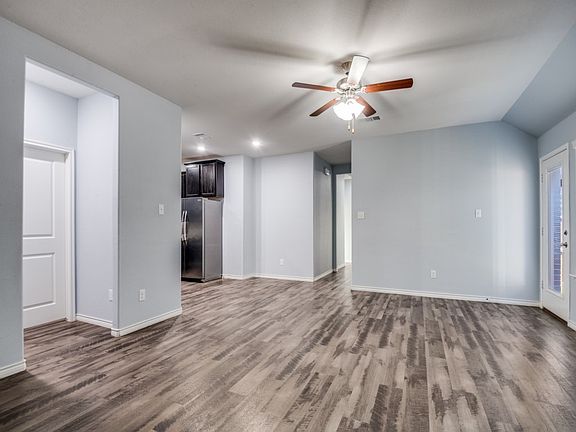 4th image of 2804 Lenham Ln