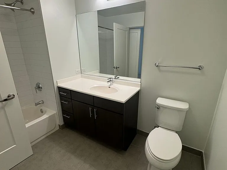 River North Luxury, On Display — Photo 62