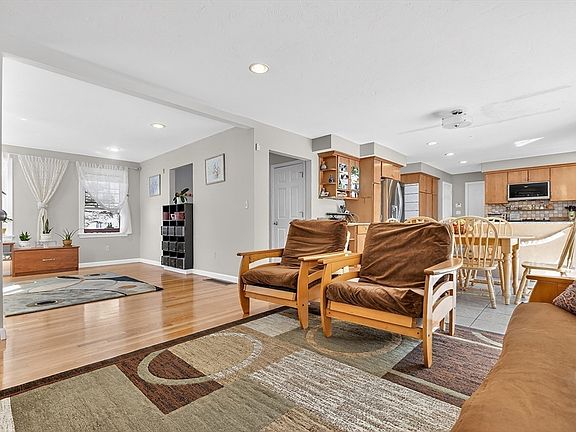 5th image of 11 Robs Ln