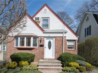 76 Christabel St, Lynbrook, NY 11563
