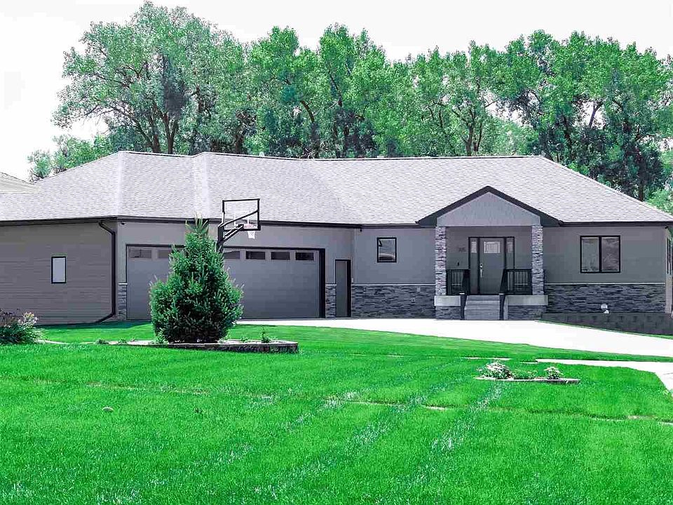 1st image of 705 Zimmerman Dr
