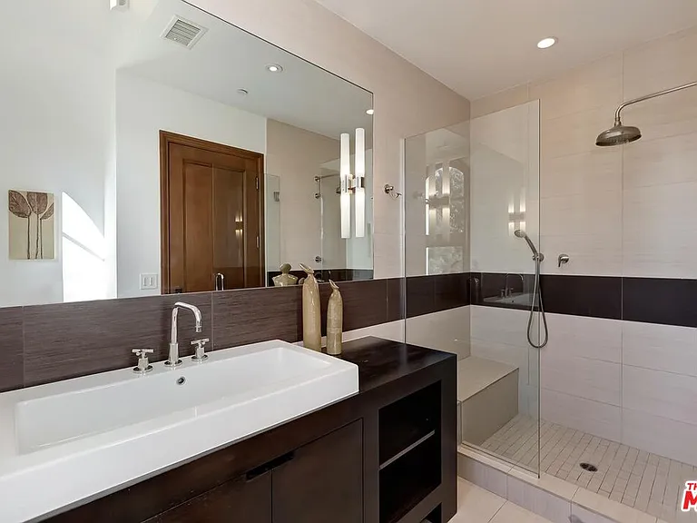 2134 La Mesa Dr — Photo 44