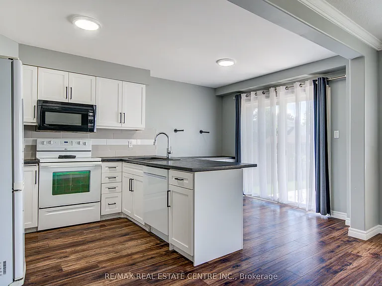 5 Tulip Dr — Photo 8