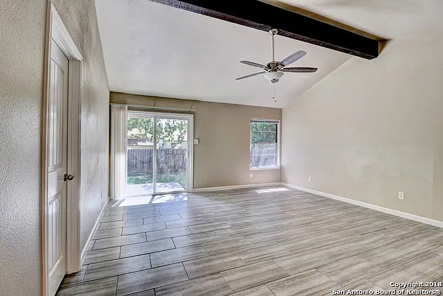 7731 Pipers Hl — Photo 4