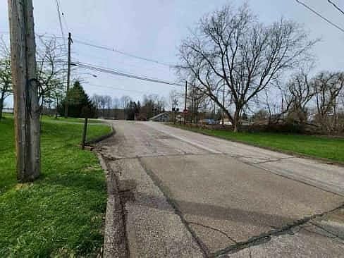 4th image of 233 Railroad St