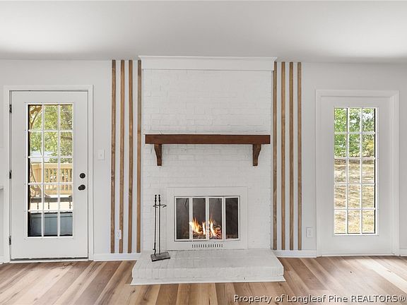 5th image of 702 Platinum St