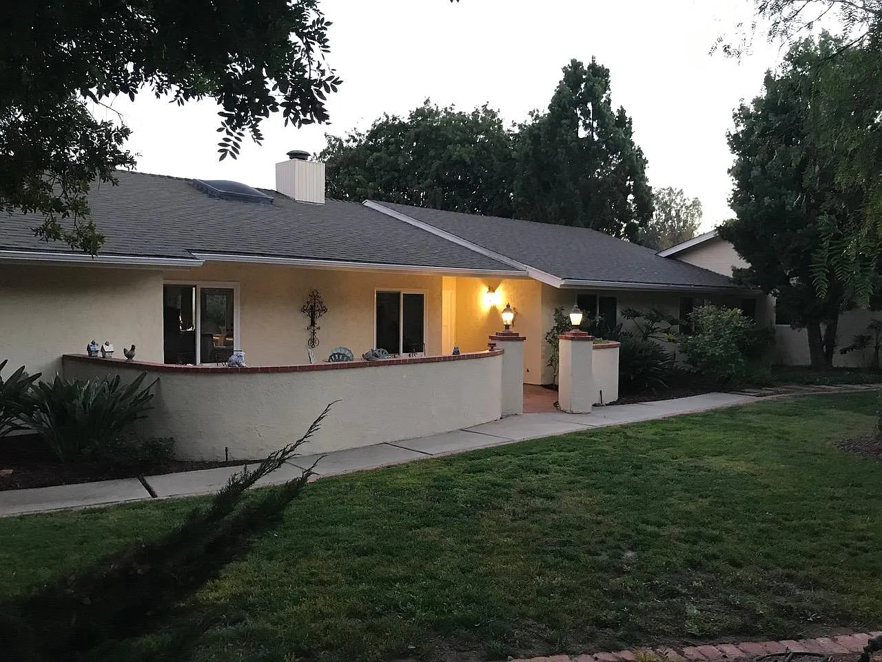 5 bed, 2700 sqft, $7,500 — Photo 2