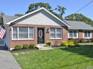 43 Greis Ave, Nesconset, NY 11767