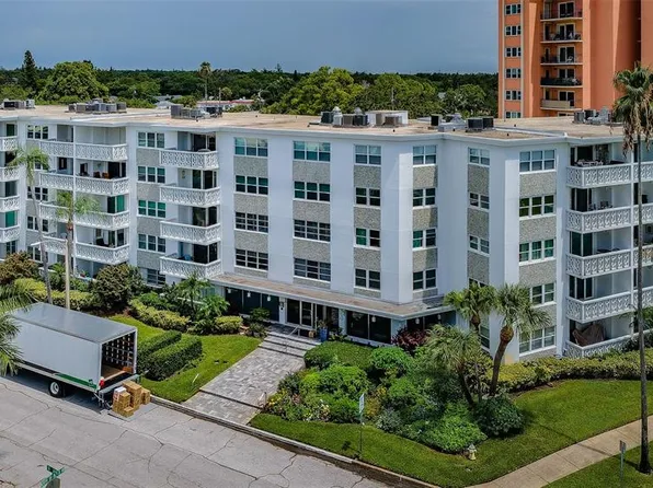 1100 N Shore Dr NE Unit 407, Saint Petersburg, FL 33701
