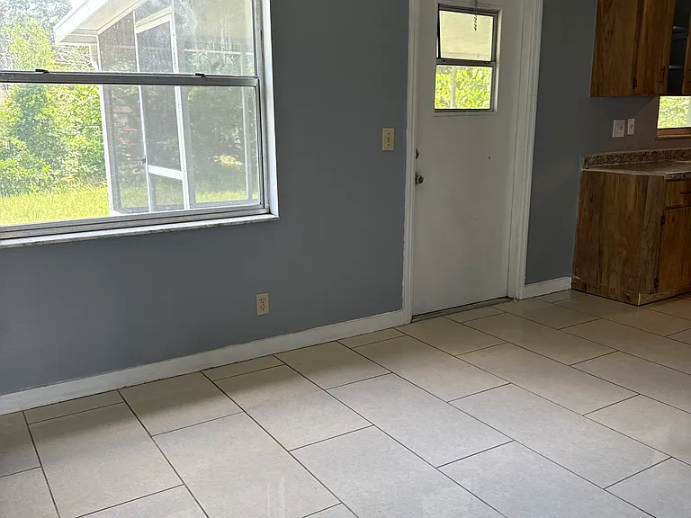 2960 NE 43rd Pl — Photo 13