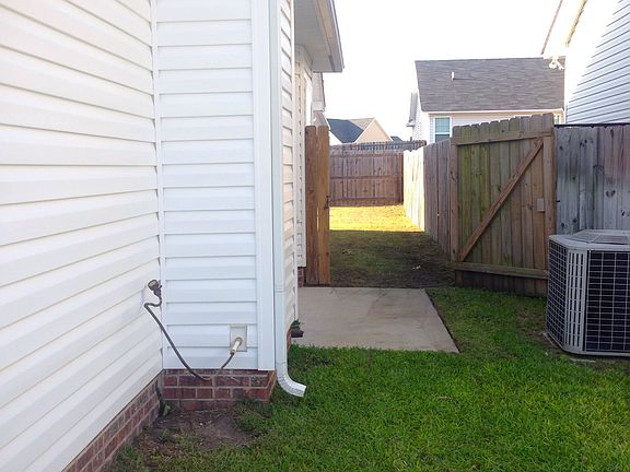 Right side leads to backyard