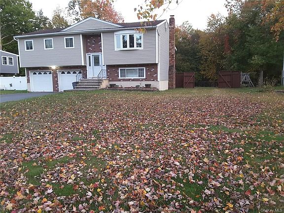 2nd image of 25 Dorothy Dr