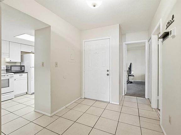 4th image of 7500 40TH AVENUE W #203