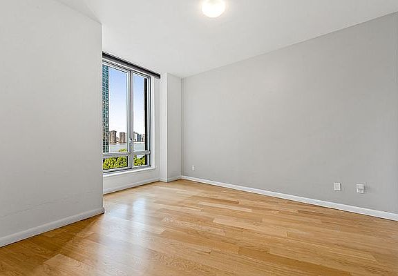 4th image of 4630 Center Blvd APT 708