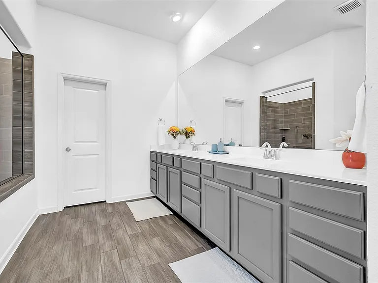 7526 Jasmine Bend Ln — Photo 16
