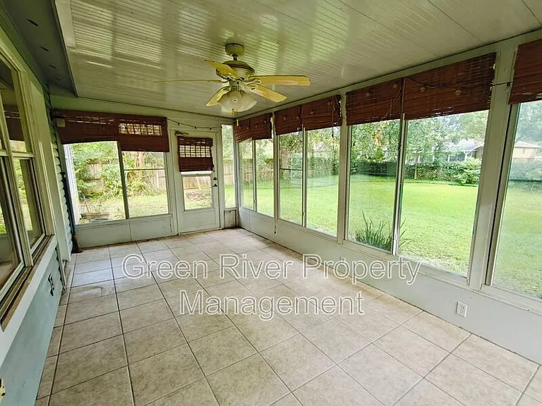 1845 Weston Cir — Photo 33