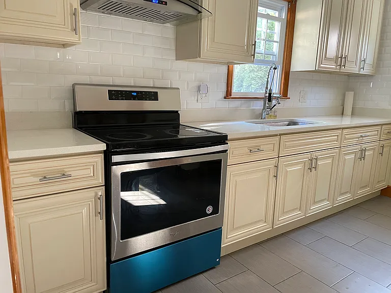 85 Langley Rd — Photo 8