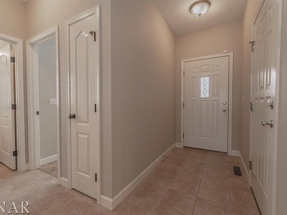 2nd image of 7 Crista Ann Ct