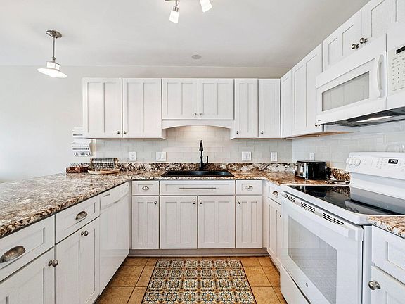 5th image of 144 Spires Ln #312