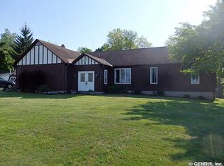 802 Gravel Rd, Seneca Falls, NY 13148