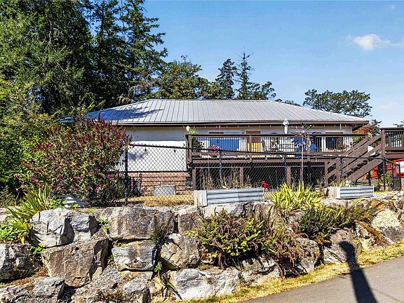 2nd image of 284 Prospect Lake Rd