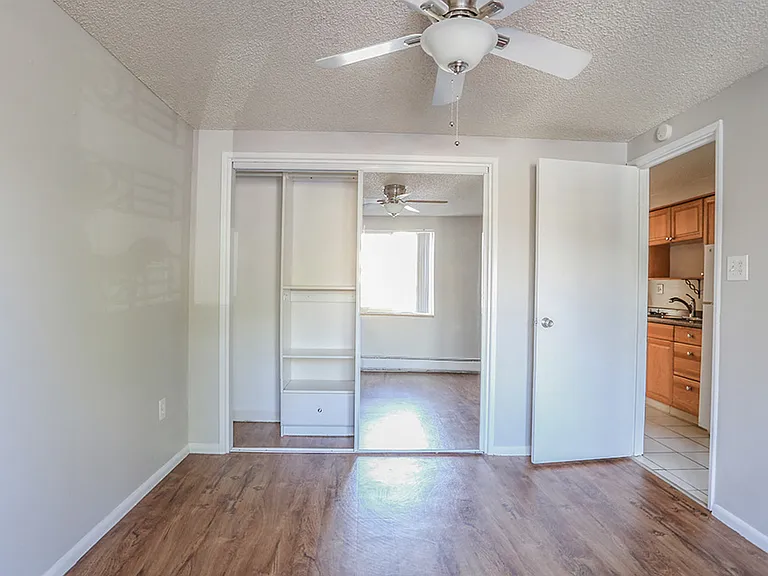 136 N Washington St — Photo 21