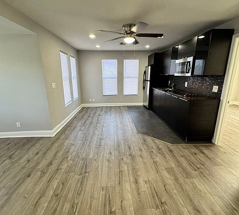 2nd image of 726 Bradley St #Top