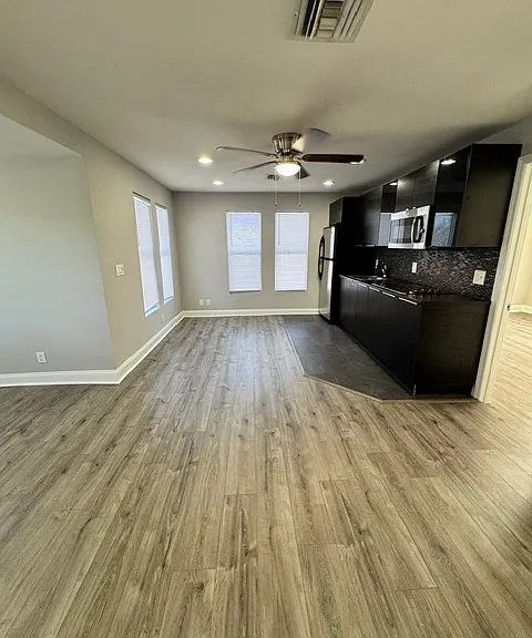 726 Bradley St #TOP — Photo 2
