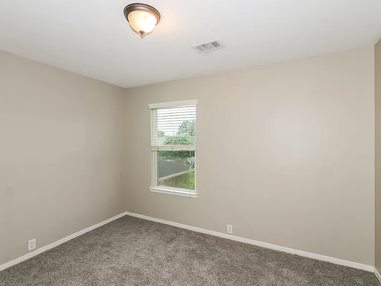 19119 Royal Isle Dr — Photo 14