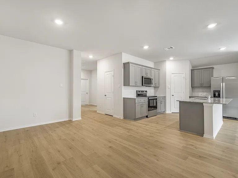 1543 Brooke Dr — Photo 10