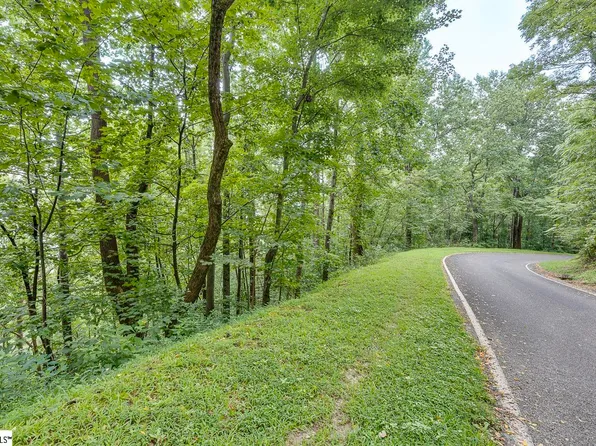 613 Western Way, Landrum, SC 29356