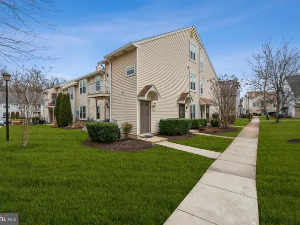 1004 Ralston Dr, Mount Laurel, NJ 08054