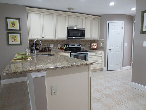 2nd image of 635 Arbukle Ct