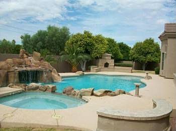 4th image of 3911 E Greenway Cir