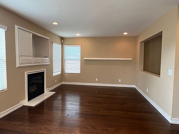5th image of 2540 San Saba St