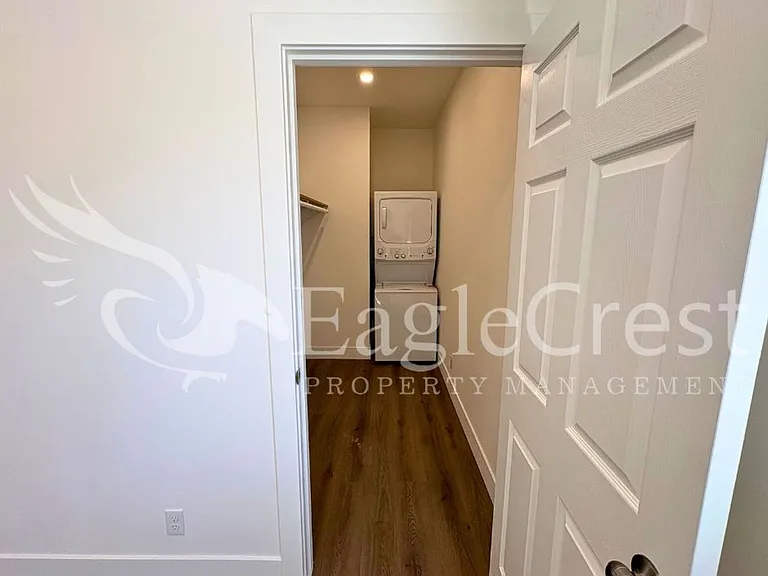 420 Ankeny St — Photo 39