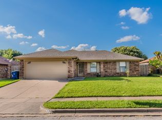6621 Willow View Dr, Watauga, TX 76148