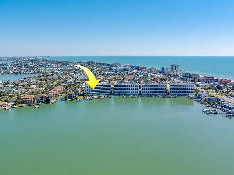 17745 Gulf Blvd #303 — Photo 2