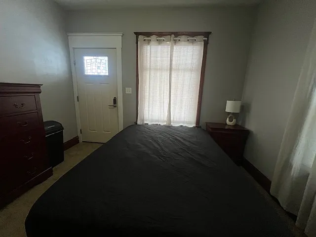 Bedroom - 1M - Main floor with private entrance