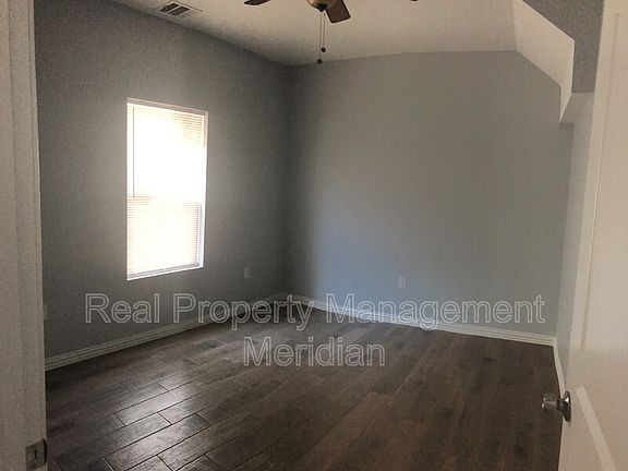 3rd image of 3203 McCart Ave
