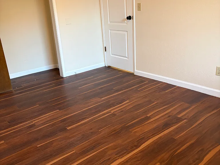560 N Prospect St — Photo 4
