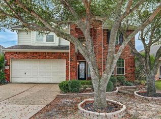 11904 White Water Bay Dr, Pearland, TX 77584