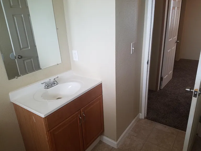 703 Chinook Ct — Photo 10