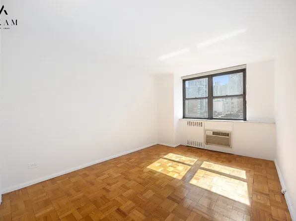 239 East 79th Street image 10 of 13