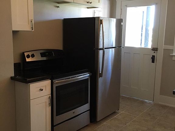 4th image of 216 E Roanoke St APT B