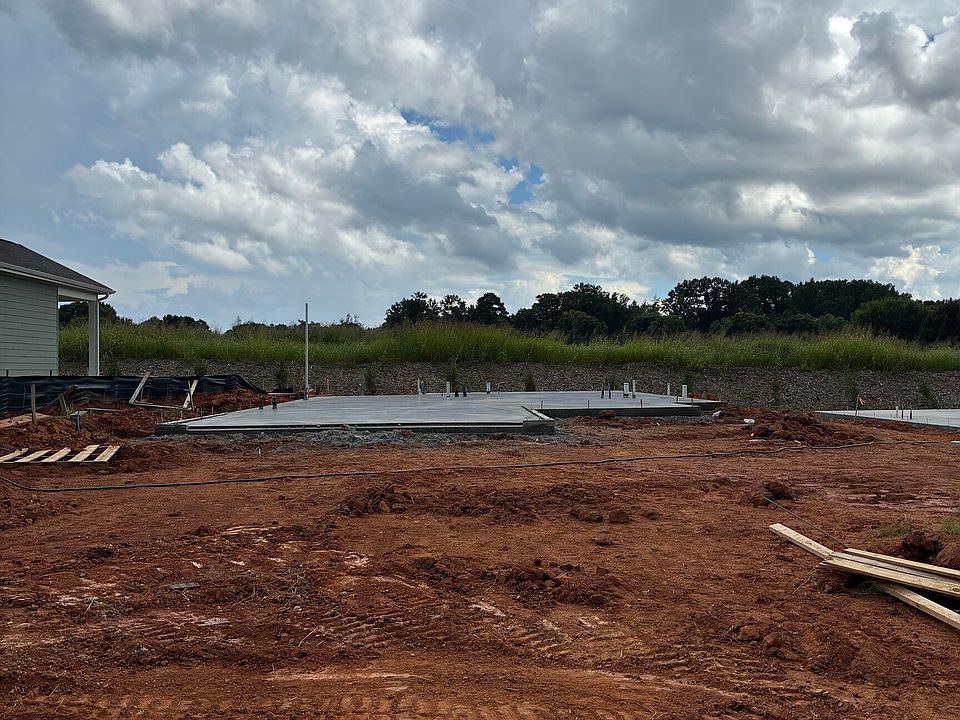 1st image of 123 Cottage Grove Cir